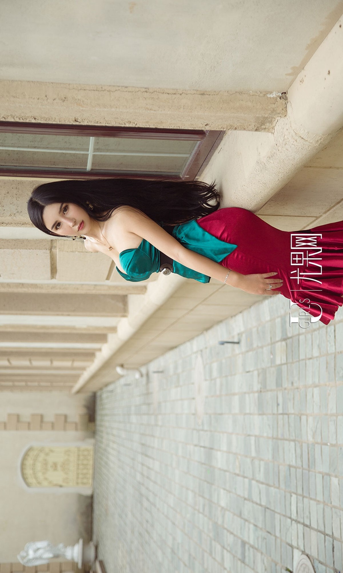 [爱尤物]2018APP NO.1208 艾霓莎一花路放